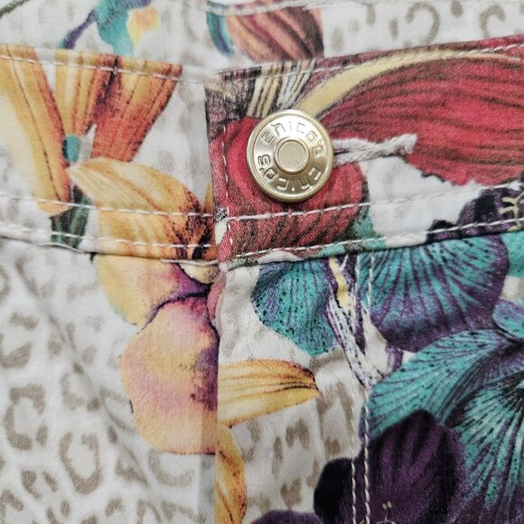 Chicos The Platinum Crop Size 1/8 Floral Travel Tropical Soft Jeans Cruisewear - Picture 9 of 12